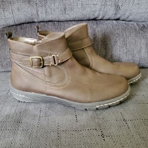Croft & Barrow booties size 8.5